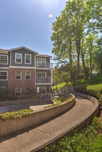 Shorewood in Mercer Island, WA - Foto de edificio - Building Photo