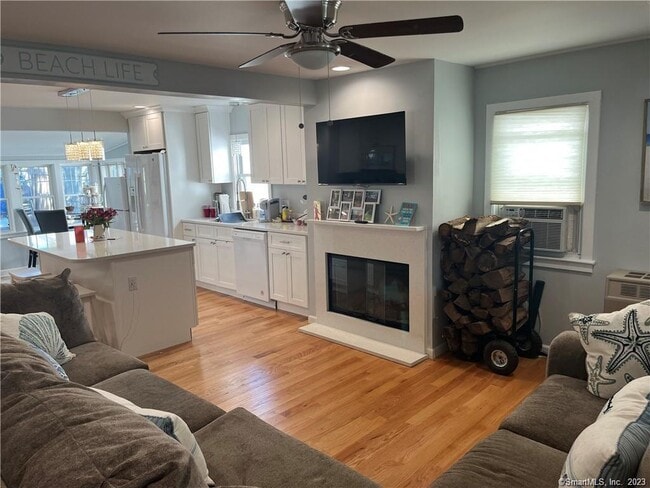 41 Town Beach Rd in Old Saybrook, CT - Building Photo - Building Photo