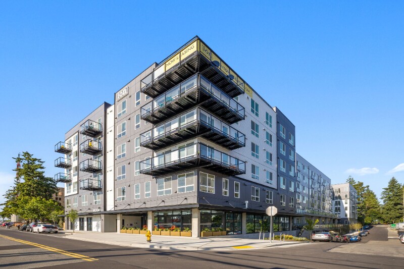 18004 Midvale Ave N in Shoreline, WA - Building Photo