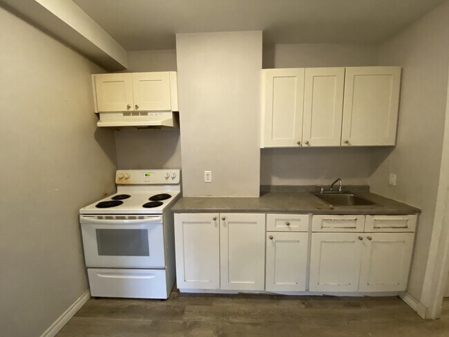 262 Robinson St in Moncton, NB - Building Photo - Building Photo