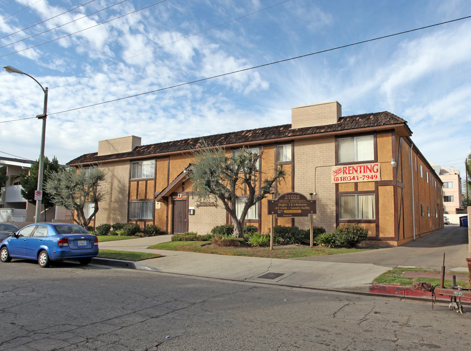 Bryant 2 Apartments in Canoga Park, CA - Foto de edificio