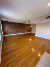 536 N Clark St in Chicago, IL - Foto de edificio - Building Photo
