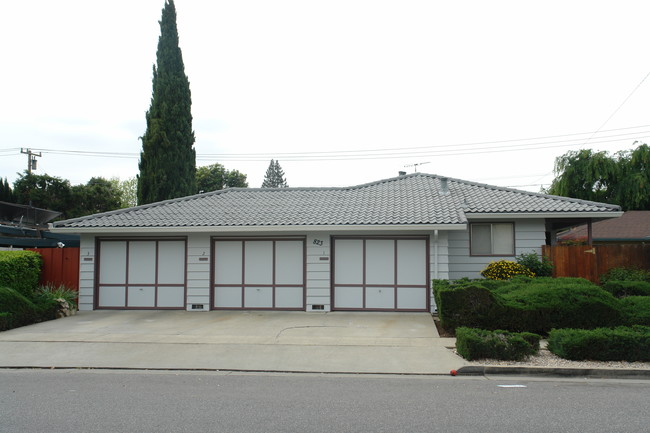 823 Teresi Ct in San Jose, CA - Foto de edificio - Building Photo