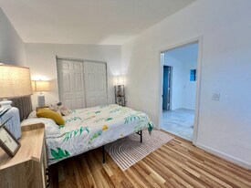 2887 Fordham St in East Palo Alto, CA - Building Photo