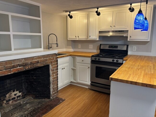 10 Palfrey Ct in Salem, MA - Building Photo - Building Photo