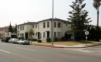 5470 San Vicente Blvd in Los Angeles, CA - Building Photo