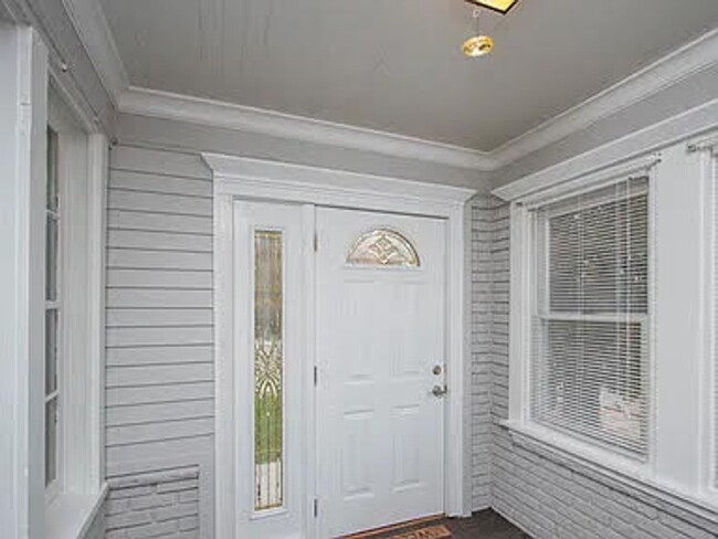 property at 1601 Circular Rd