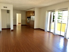 943 19th St, Unit 5 in Santa Monica, CA - Foto de edificio - Building Photo