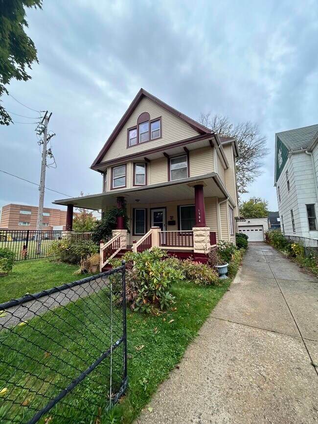 1794 W 54th St-Unit -2 in Cleveland, OH - Building Photo - Building Photo