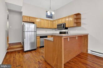 339 W Girard Ave in Philadelphia, PA - Building Photo - Building Photo