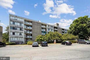 1828 Metzerott Rd in Adelphi, MD - Building Photo