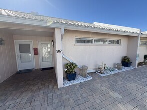 907 Gibbs Rd in Venice, FL - Building Photo - Building Photo