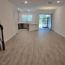 3088 Via Sienna Cir in Sarasota, FL - Foto de edificio - Building Photo