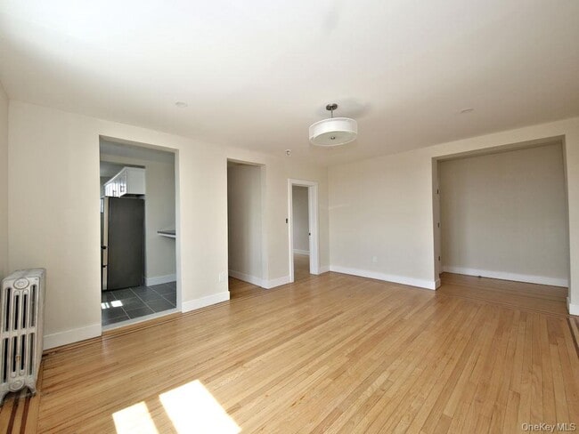 130 Centre Ave in New Rochelle, NY - Building Photo - Building Photo