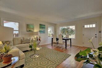 1033 56th St in Oakland, CA - Building Photo - Building Photo