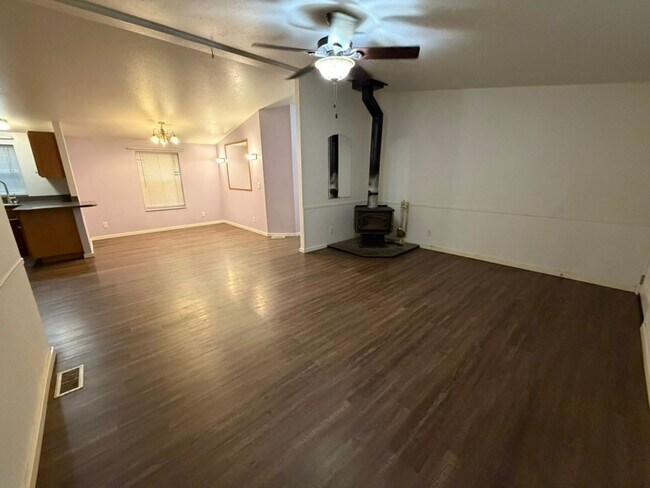 206 Ward St in Crescent, OR - Building Photo - Building Photo