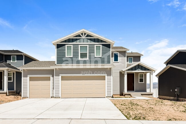 property at 1412 W Mahogany St