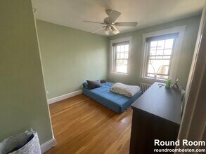 1997 Commonwealth Ave, Unit 33 in Brighton, MA - Foto de edificio - Building Photo