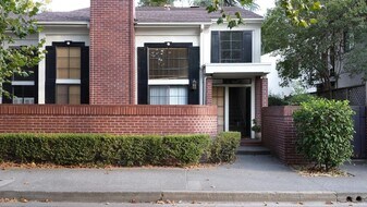 206 2nd St in Davis, CA - Building Photo