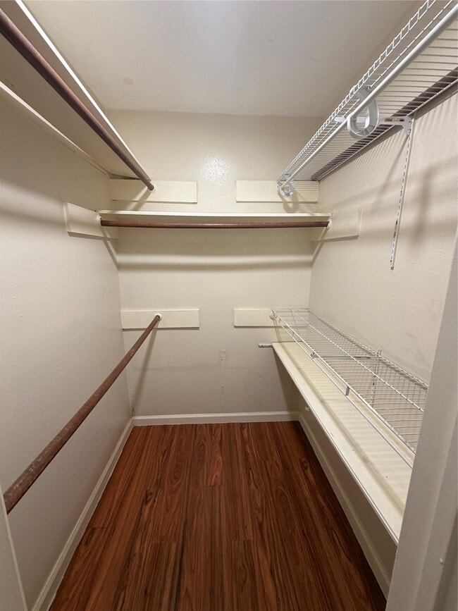 property at 1423 Elkwood Dr