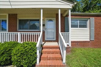 1037 Randall Ct in Hampton, VA - Building Photo - Building Photo