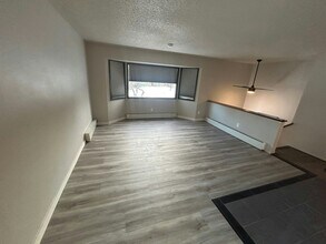 2011 Salem Ct in Anchorage, AK - Building Photo - Building Photo