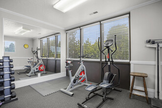 Twin Creek Apartments in Logan, UT - Foto de edificio - Building Photo