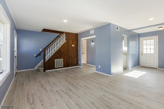 1 Pine Ct in Little Falls, NJ - Building Photo - Building Photo