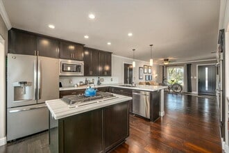 155 Village Dr in Redding, CA - Building Photo - Building Photo
