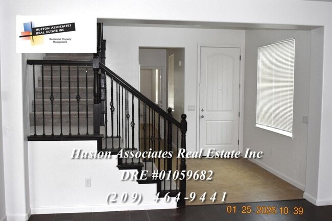 5953 Pebblestone Way in Stockton, CA - Building Photo - Building Photo