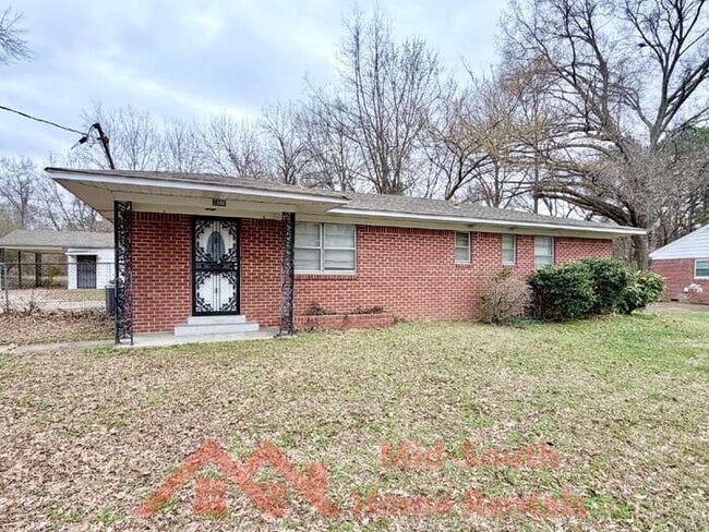 3308 E Rosita Cir in Memphis, TN - Building Photo - Building Photo