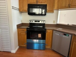 21 Via de Casas Sur Via, Unit 202 in Boynton Beach, FL - Building Photo - Building Photo