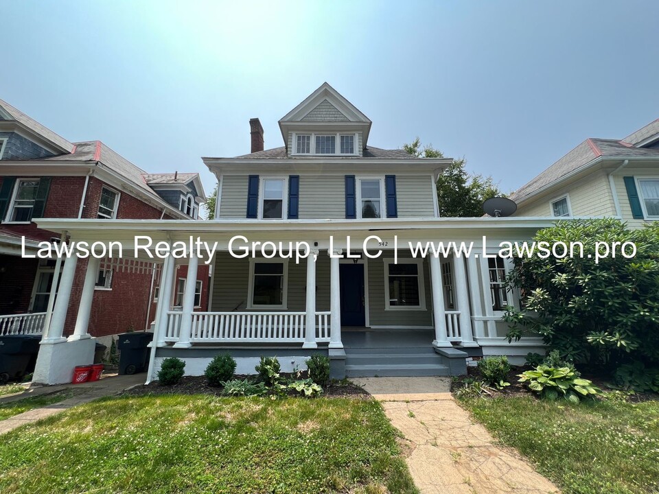 542 Walnut Ave SW in Roanoke, VA - Building Photo