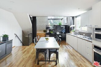 530 N Larchmont Blvd-Unit -4 in Los Angeles, CA - Building Photo - Building Photo