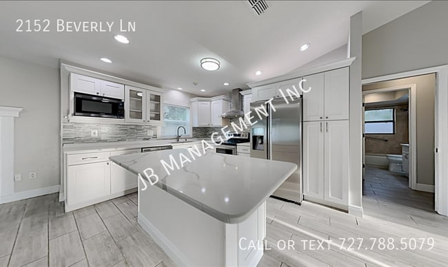 2152 Beverly Ln in Clearwater, FL - Building Photo - Building Photo