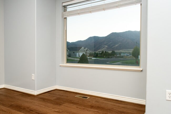 564 800 E in Wellsville, UT - Building Photo - Building Photo