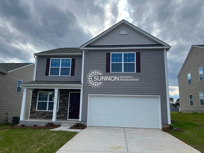 1368 Mifflin Ln in Dallas, NC - Building Photo