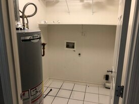 4067 Coopers Hill Dr SE in Smyrna, GA - Building Photo