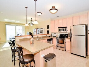 1070 Grandview Ct NE in Columbia Heights, MN - Building Photo - Building Photo