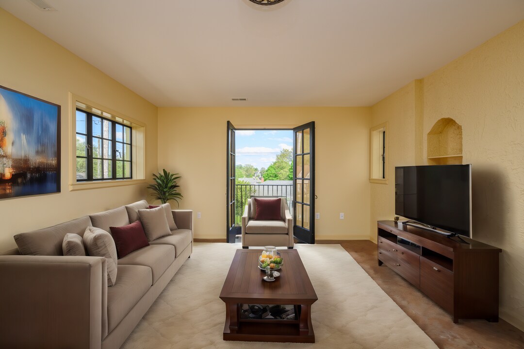 Spanish Apartments in Canton, OH - Foto de edificio