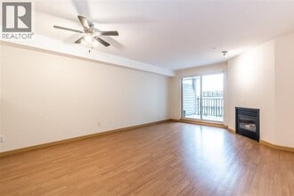 38003 2 Ave in Squamish, BC - Building Photo - Building Photo