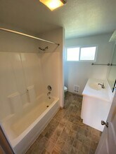 10402 107th Ave SW in Tacoma, WA - Building Photo - Building Photo