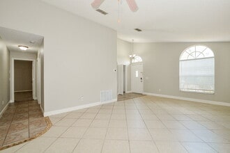 4159 Shadow Creek Cir in Oviedo, FL - Building Photo - Building Photo