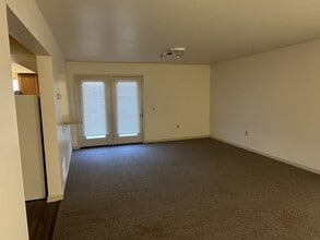 1002 Hot Point Ave in Shippensburg, PA - Foto de edificio - Building Photo