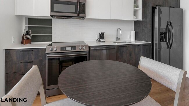 632 Howard Rd SE in Washington, DC - Foto de edificio - Building Photo