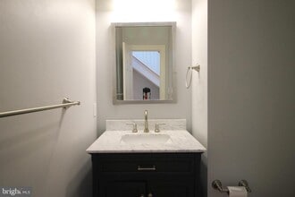 44136 Riverpoint Dr in Leesburg, VA - Building Photo - Building Photo