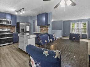 2007 Robert Bowie Dr in Upper Marlboro, MD - Foto de edificio - Building Photo