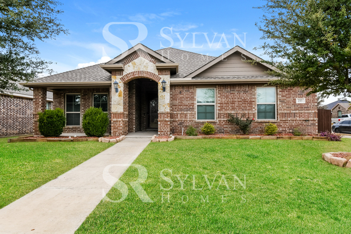 233 Chimney Rock Dr in Waxahachie, TX - Foto de edificio