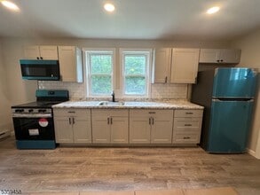 12 Apple Trail in Jefferson, NJ - Building Photo - Building Photo