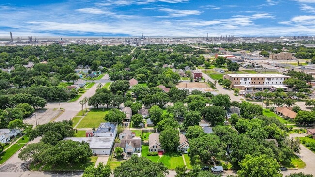 415 10th Ave N in Texas City, TX - Building Photo - Building Photo